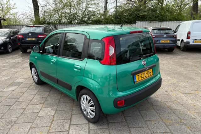 Fiat Panda (2015) thumbnail 2