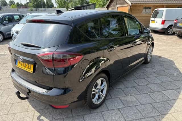 Ford C-Max (2015) thumbnail 3
