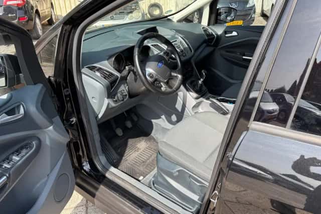 Ford C-Max (2015) thumbnail 5