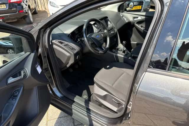 Ford Focus (2018) thumbnail 5