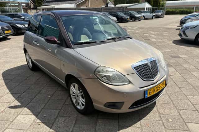 Lancia Ypsilon (2009) thumbnail 4