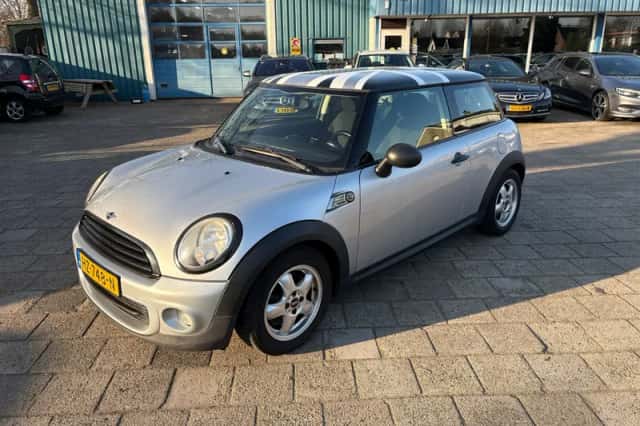 MINI One (2010) thumbnail 1