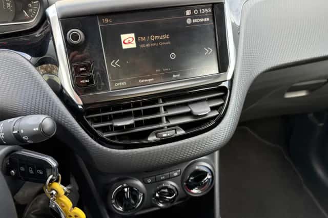 Peugeot 2008 (2019) thumbnail 6