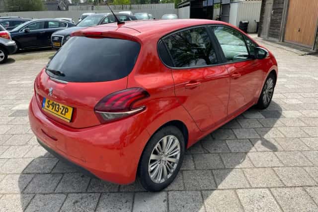 Peugeot 208 (2018) thumbnail 3