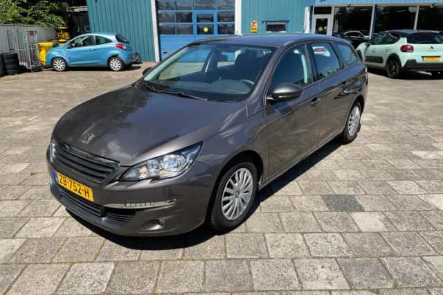 Peugeot 308 (2015) thumbnail 1