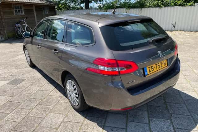 Peugeot 308 (2015) thumbnail 2