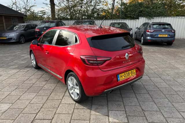 Renault Clio (2020) thumbnail 2