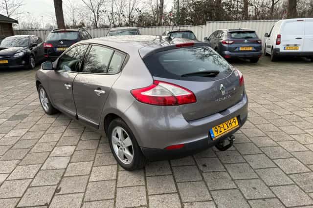 Renault Mégane (2010) thumbnail 2