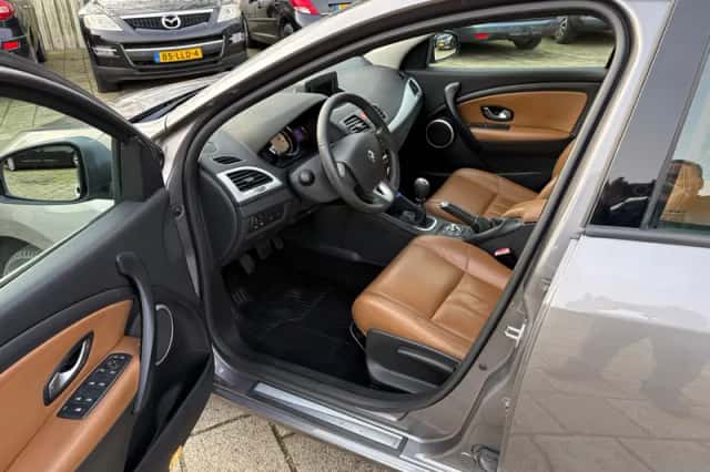 Renault Mégane (2010) thumbnail 5