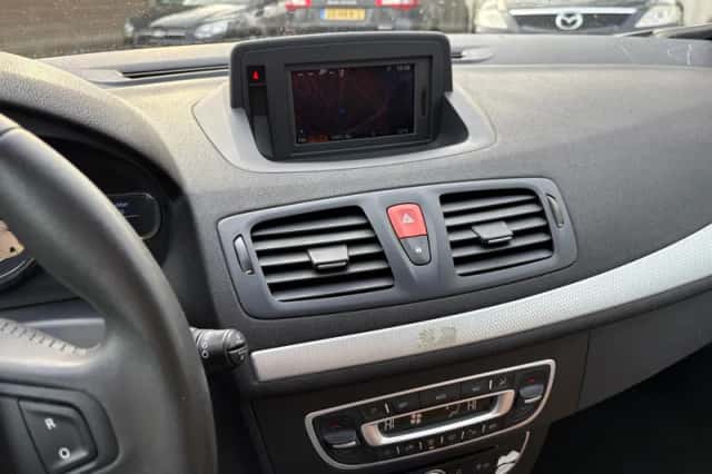 Renault Mégane (2010) thumbnail 6