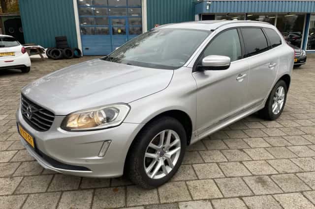 Volvo XC60 (2016) thumbnail 1