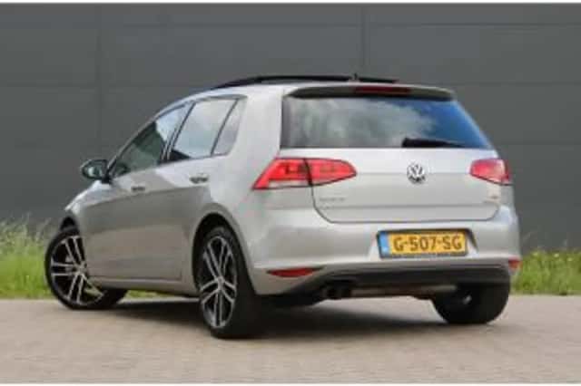 Volkswagen Golf (2012) thumbnail 3