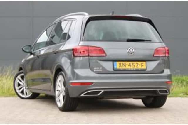 Volkswagen Golf (2018) thumbnail 3