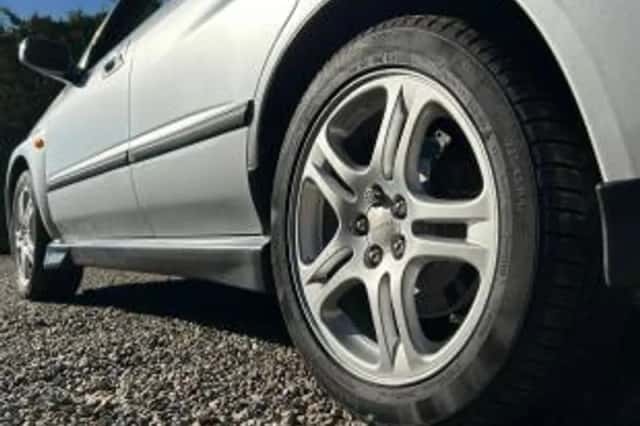 Subaru Impreza (2001) thumbnail 4