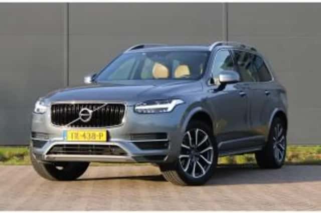 Volvo XC90 (2018) thumbnail 2