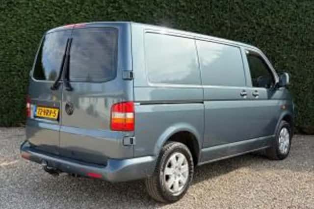 Volkswagen Transporter (2008) thumbnail 3