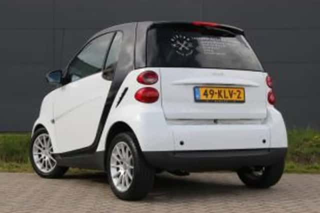 Smart Fortwo (2010) thumbnail 3
