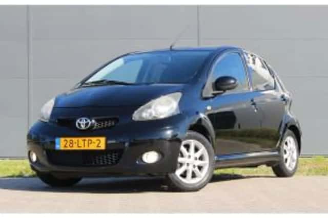Toyota Aygo (2011) thumbnail 2