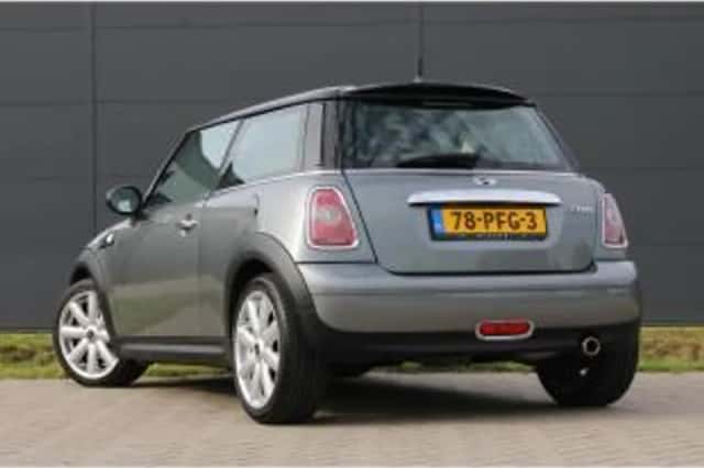 MINI Mini (2011) thumbnail 3