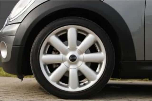 MINI Mini (2011) thumbnail 4