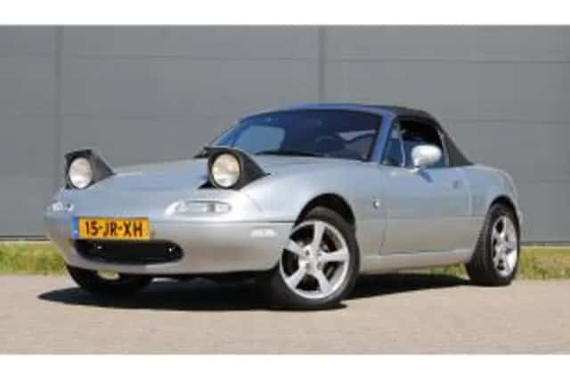 Mazda MX-5 (1992) thumbnail 2