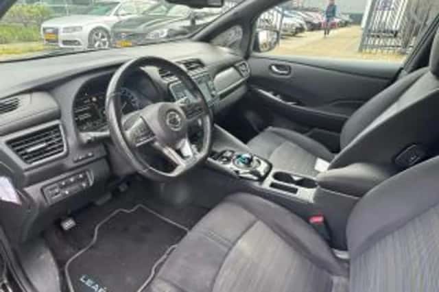 Nissan Leaf (2018) thumbnail 4