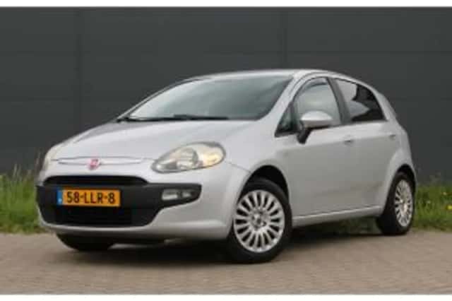 Fiat Punto (2010) thumbnail 2