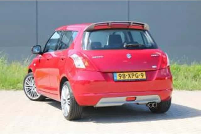Suzuki Swift (2012) thumbnail 3