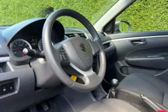 Suzuki Swift (2012) thumbnail 5
