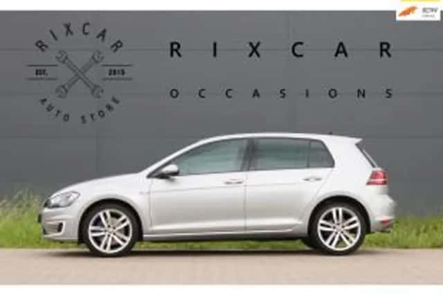 Volkswagen Golf (2015) thumbnail 1