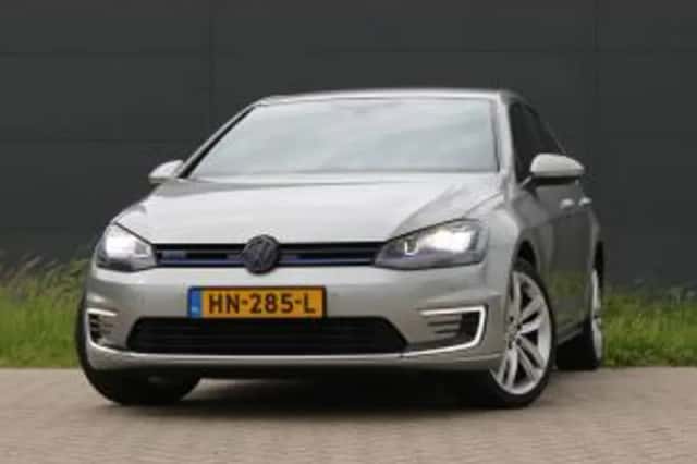 Volkswagen Golf (2015) thumbnail 2