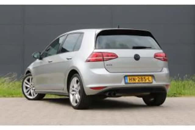 Volkswagen Golf (2015) thumbnail 3