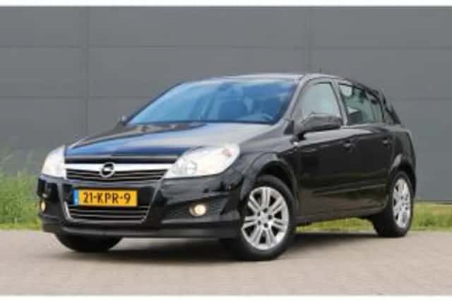 Opel Astra (2010) thumbnail 2