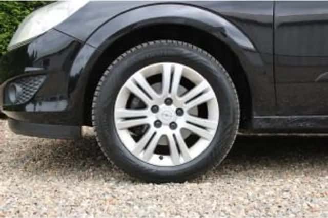 Opel Astra (2010) thumbnail 4