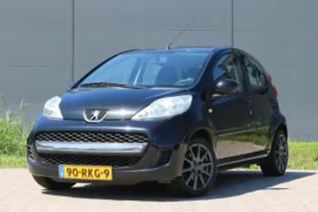 Peugeot 107 (2011) thumbnail 2