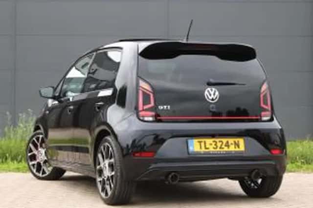 Volkswagen Up! (2018) thumbnail 3