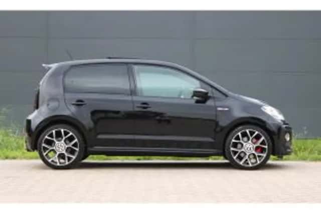 Volkswagen Up! (2018) thumbnail 4