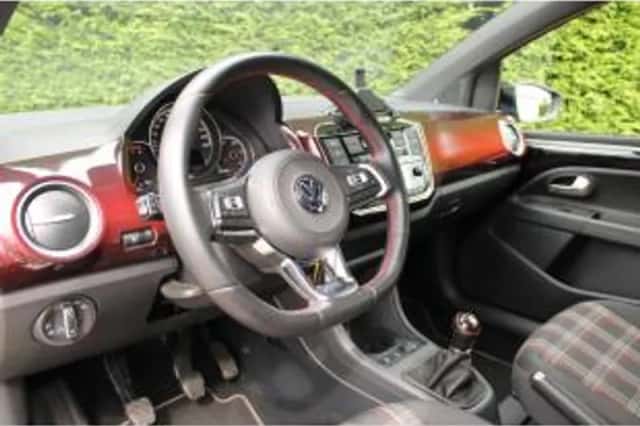 Volkswagen Up! (2018) thumbnail 6