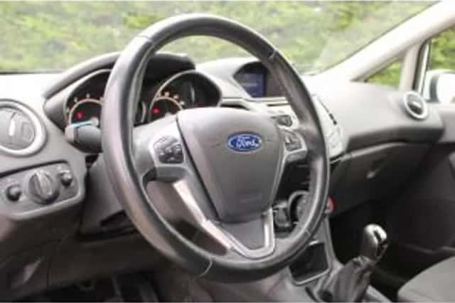 Ford Fiesta (2016) thumbnail 5