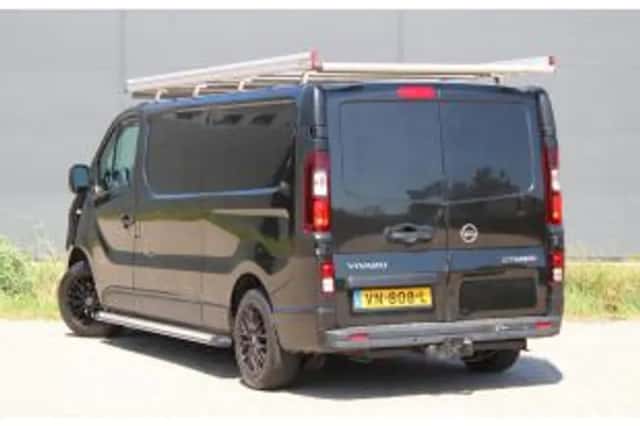 Opel Vivaro (2015) thumbnail 3