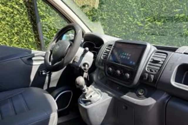 Opel Vivaro (2015) thumbnail 6
