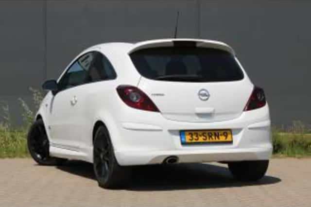 Opel Corsa (2011) thumbnail 3