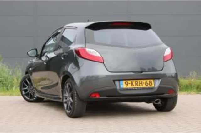 Mazda 2 (2013) thumbnail 3