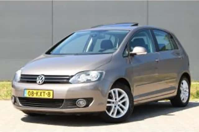 Volkswagen Golf (2010) thumbnail 2