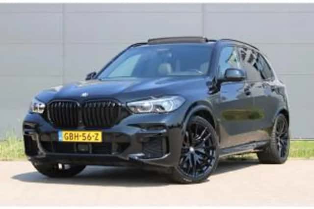 BMW X5 (2022) thumbnail 2