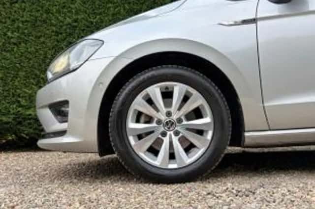 Volkswagen Golf (2015) thumbnail 5