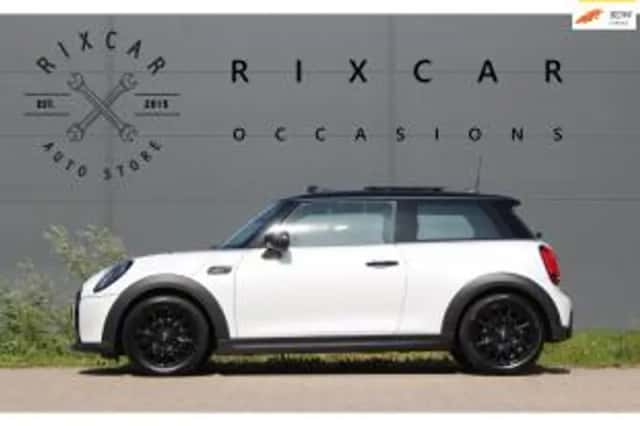 MINI Cooper (2024) thumbnail 1