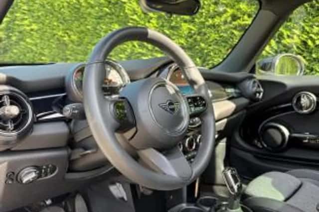 MINI Cooper (2024) thumbnail 4