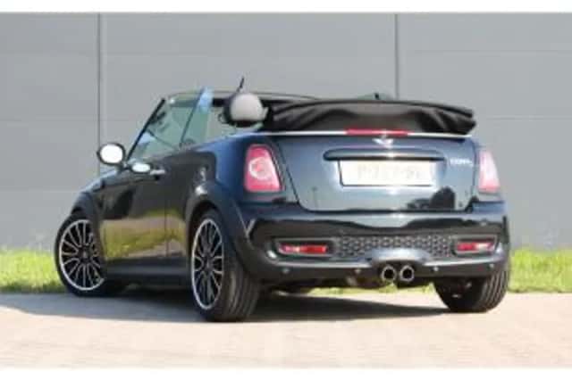 MINI Cabrio (2011) thumbnail 3