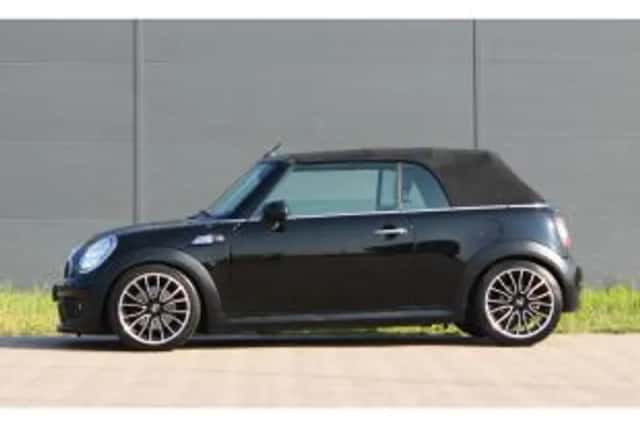 MINI Cabrio (2011) thumbnail 4